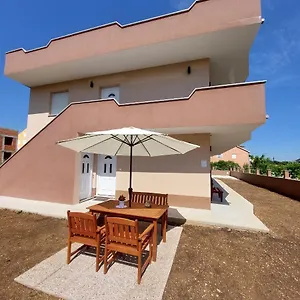  Apartment Lucija Kroatien